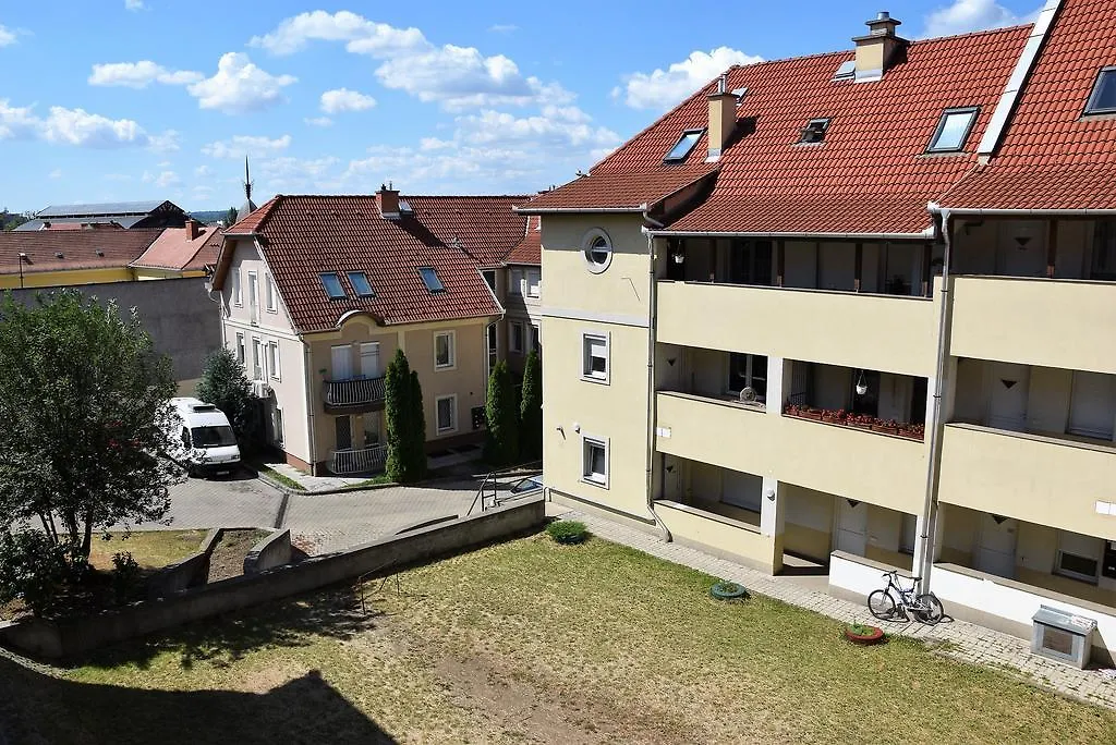 Holiday Home & Apartment Eger
